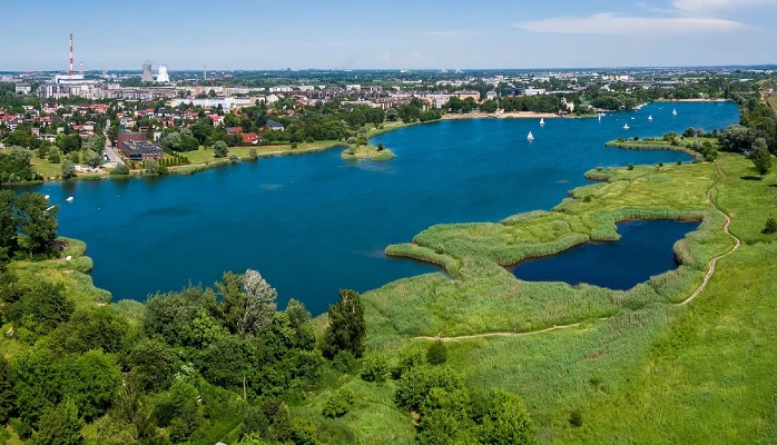 Laguna de Bagry cerca del hostal